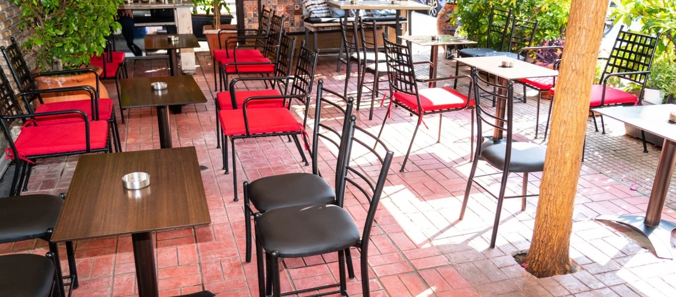 «Ώρα μηδέν» για το άνοιγμα της εστίασης αύριο - Αλλαγές στο ωράριο της απαγόρευσης κυκλοφορίας